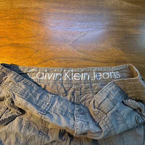 Calvin Klien Jeans, Cropped Cargo Pants Army Green SZ 16 - Picture 10 of 11
